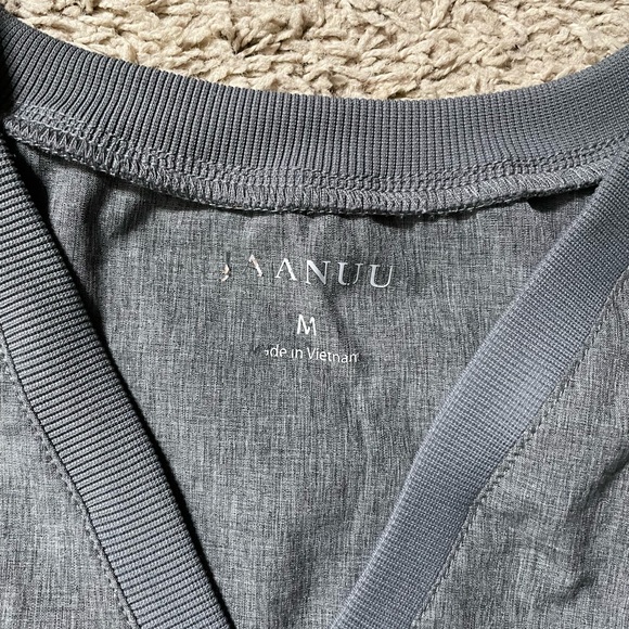 Grey sport Jaanuu scrub top - Picture 2 of 2